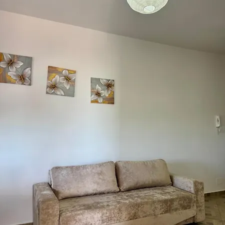 Giulia's Seaside Apartman *