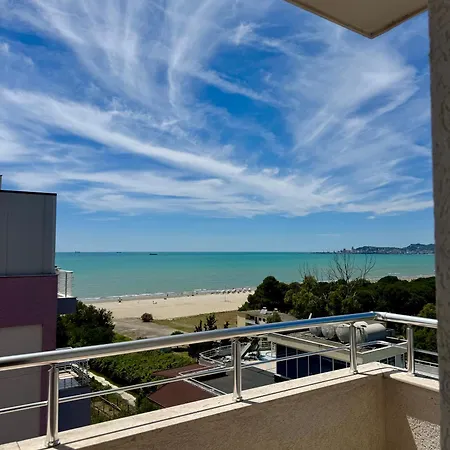 Giulia's Seaside Apartament *