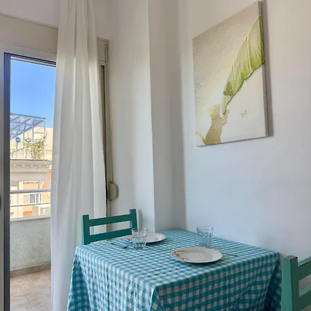 Giulia's Seaside Apartament *